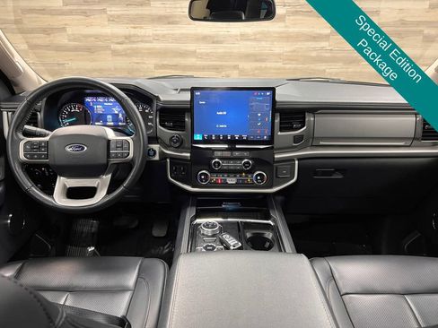 Used 2024 Ford Expedition XLT image 2