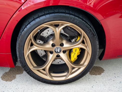 Used 2018 Alfa Romeo Giulia Quadrifoglio image 42