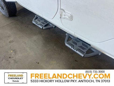 Used 2024 Jeep Gladiator Sport image 7