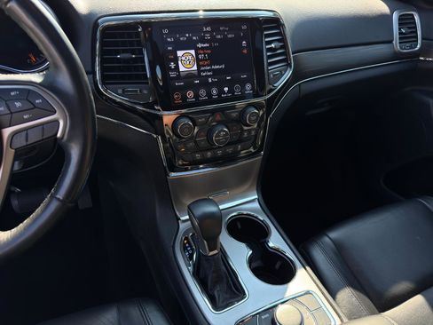 Used 2021 Jeep Grand Cherokee Limited image 19