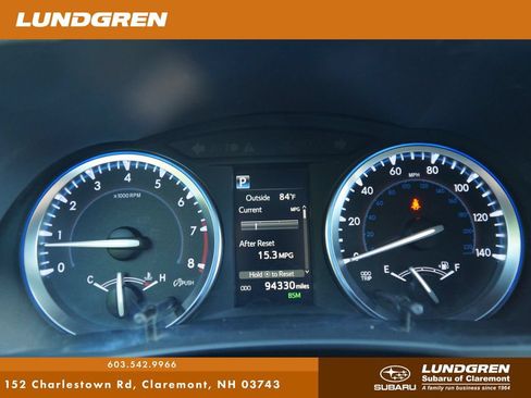 Used 2018 Toyota Highlander XLE w/ Carpet Mat Package (TMS) AWD/4WD image 17