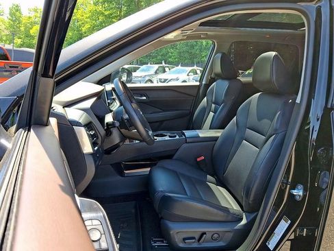 Used 2023 Nissan Rogue SV w/ SV Premium B Package AWD/4WD image 14