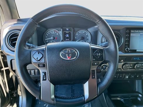 Used 2023 Toyota Tacoma TRD Off-Road image 11