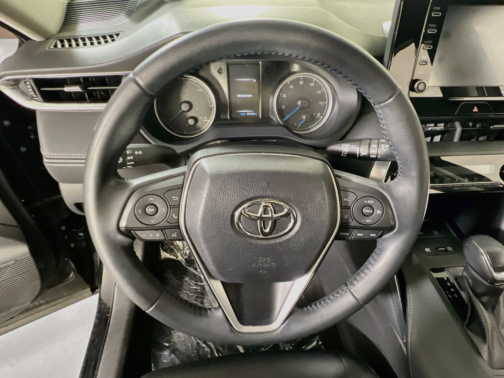 Used 2021 Toyota Venza LE AWD/4WD image 11