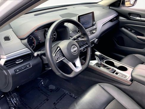 Used 2025 Nissan Altima 2.5 SR image 12