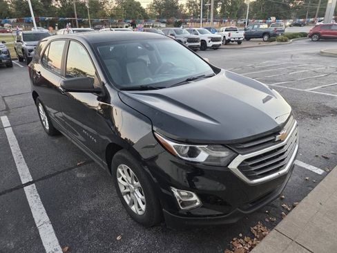 Used 2021 Chevrolet Equinox LS image 3