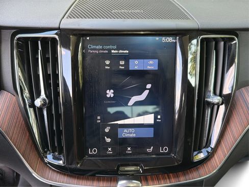 Used 2019 Volvo XC60 T6 Momentum w/ Protection Package Premier AWD/4WD image 30