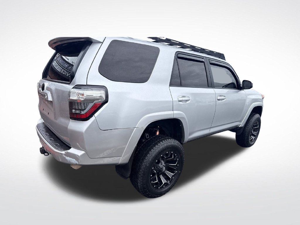 Used 2014 Toyota 4Runner SR5 AWD/4WD image 10