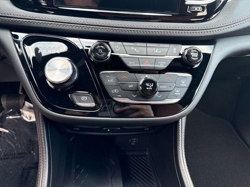 New 2026 Chrysler Pacifica Pinnacle image 22