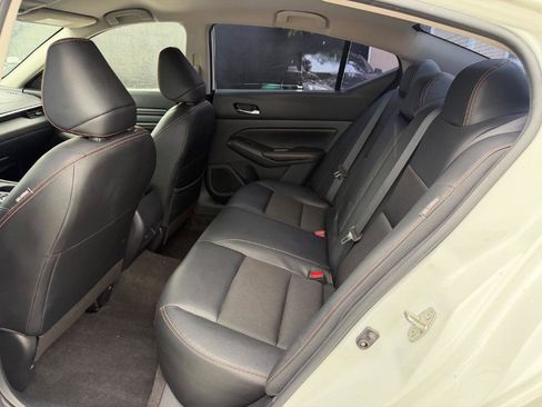 Used 2022 Nissan Altima 2.5 SR FWD image 12