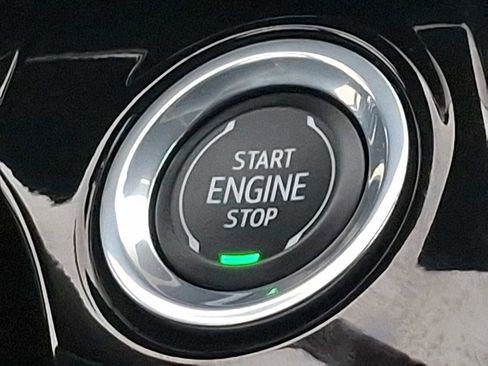 Used 2024 Chevrolet Trax RS image 23