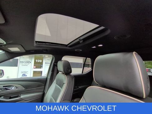 Used 2024 Chevrolet Traverse Premier w/ Redline Edition AWD/4WD image 19
