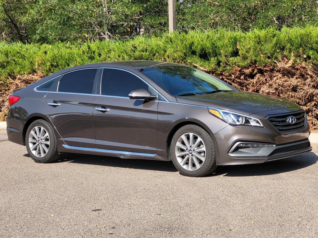 Used 2017 Hyundai Sonata Limited w/ Tech Package 03 FWD image 3