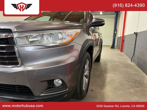 Used 2015 Toyota Highlander XLE AWD/4WD image 14