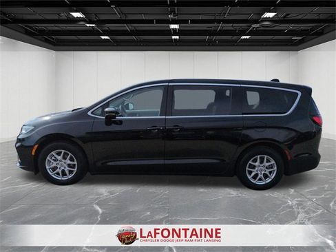 Certified 2024 Chrysler Pacifica Touring-L image 2