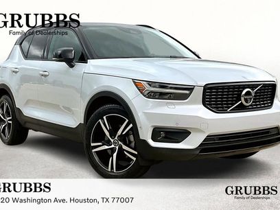 Used 2022 Volvo XC40 T5 R-Design