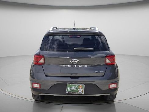 Used 2024 Hyundai Venue SEL FWD image 6