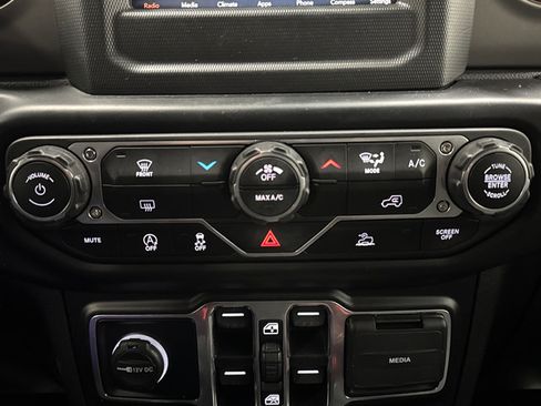 Used 2022 Jeep Gladiator Sport AWD/4WD image 17