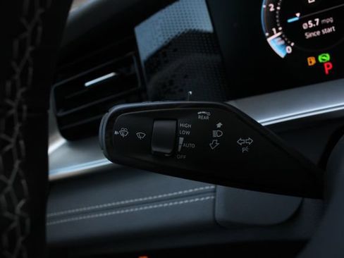 New 2026 Volkswagen Tiguan SE AWD/4WD image 11