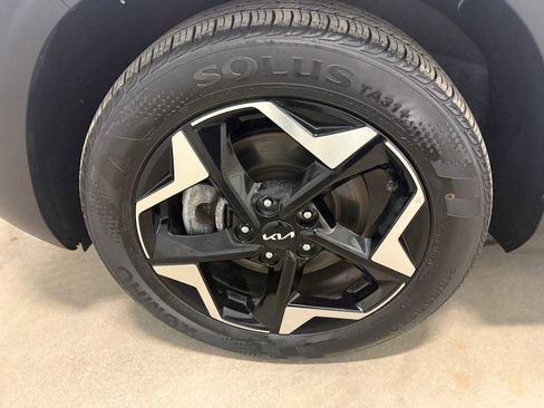 Used 2024 Kia Seltos EX AWD/4WD image 7