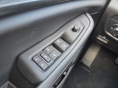 New 2025 Jeep Grand Cherokee Altitude image 31