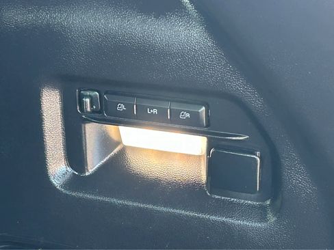 Used 2023 Ford Explorer Limited w/ Equipment Group 301A image 8