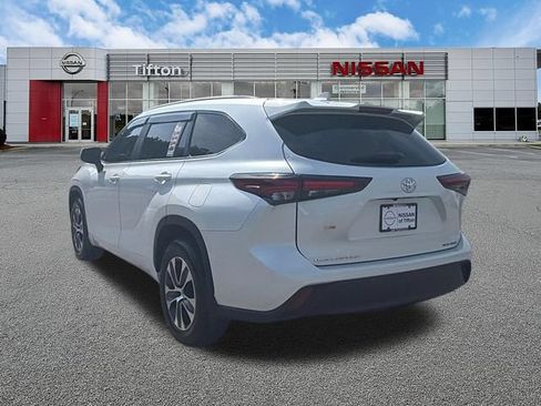 Used 2026 Toyota Highlander XLE AWD/4WD image 5