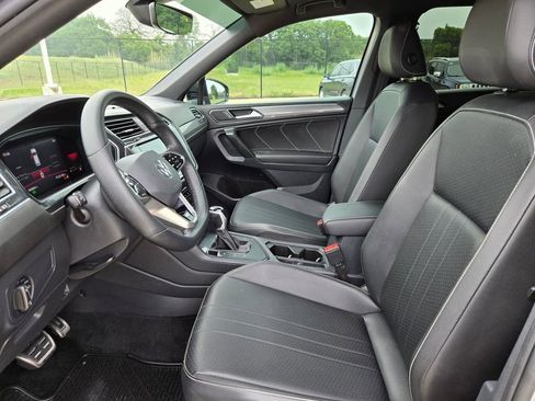 Used 2023 Volkswagen Tiguan SE R-Line FWD image 7