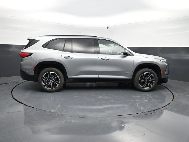 Used 2026 Buick Enclave Sport Touring AWD/4WD image 11