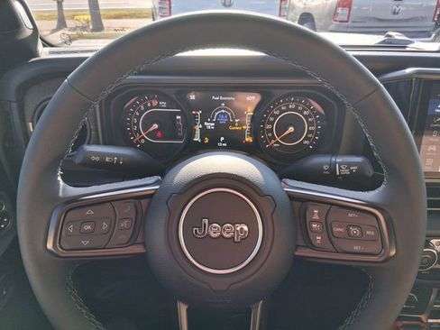 New 2026 Jeep Gladiator Willys AWD/4WD image 28