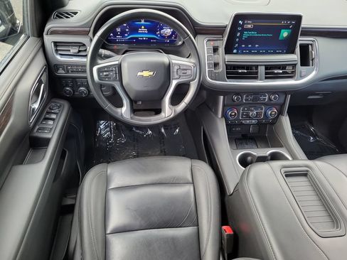 Used 2024 Chevrolet Suburban LT AWD/4WD image 19