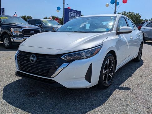 Certified 2025 Nissan Sentra SV FWD image 8