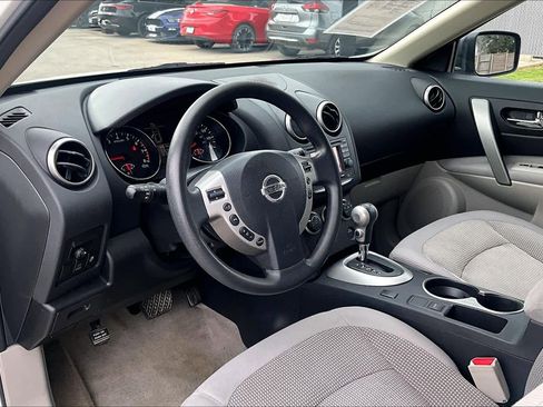 Used 2013 Nissan Rogue SV w/ Premium Pkg image 16