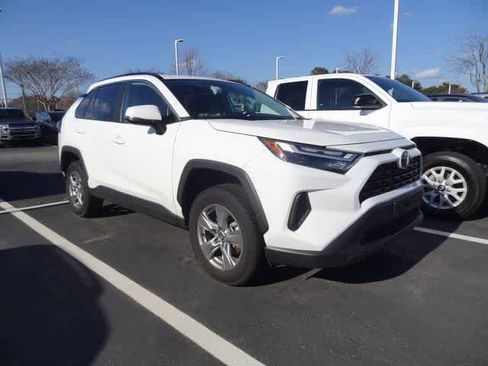 Used 2025 Toyota RAV4 XLE image 3