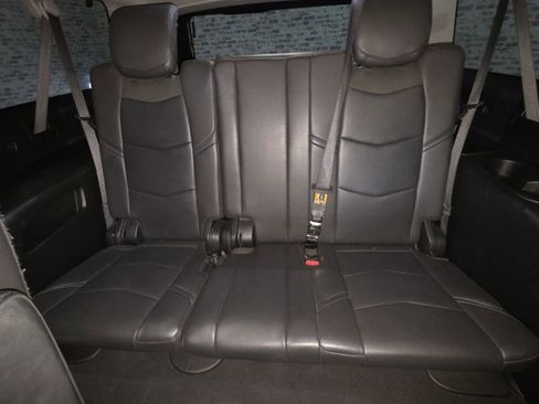 Used 2020 Cadillac Escalade ESV Luxury AWD/4WD image 10