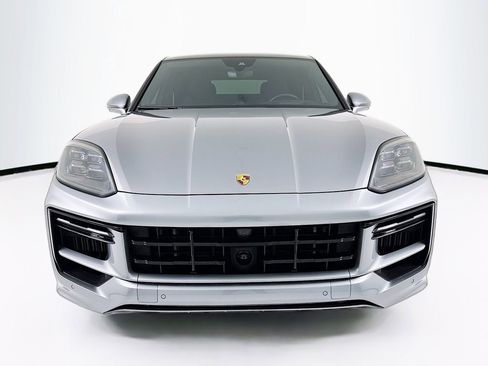 Used 2024 Porsche Cayenne Turbo AWD/4WD image 6