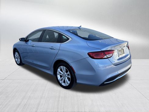 Used 2015 Chrysler 200 Limited w/ Convenience Group image 5