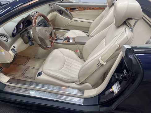 Used 2009 Mercedes-Benz SL 550 w/ Premium I Pkg image 33