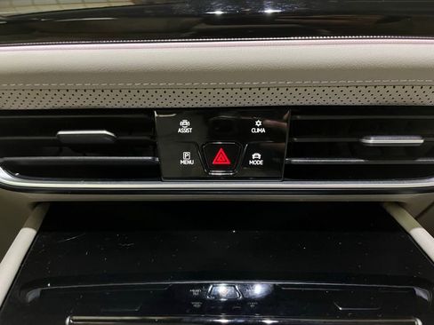 Certified 2025 Volkswagen Atlas SEL Premium R-Line image 16