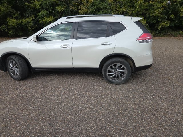 Used 2015 Nissan Rogue SL w/ SL Premium Package AWD/4WD image 5