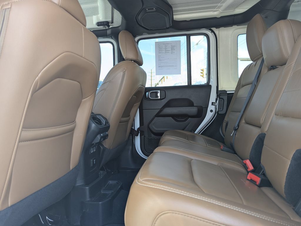 Used 2021 Jeep Wrangler Unlimited Sahara AWD/4WD image 28