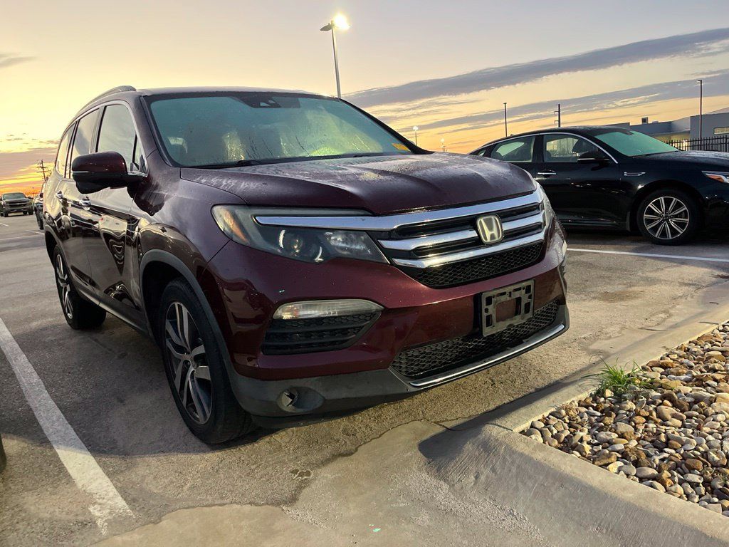 Used 2018 Honda Pilot Touring image 2