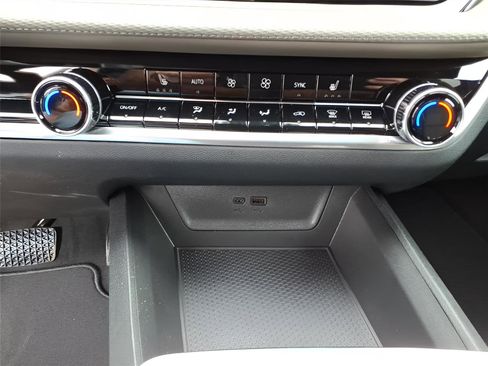 New 2026 Chevrolet Equinox LT w/ Convenience Package II image 20