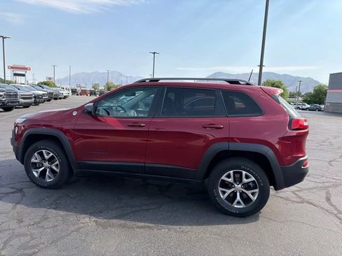 Used 2016 Jeep Cherokee Trailhawk w/ Cold Weather Group AWD/4WD image 12