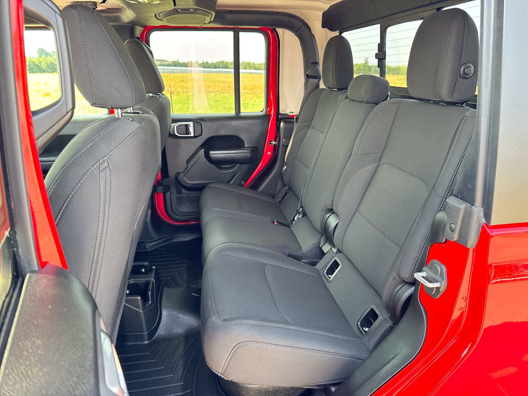 Used 2023 Jeep Gladiator Sport AWD/4WD image 19