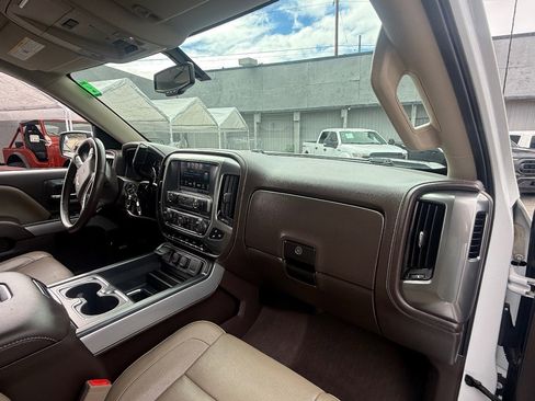 Used 2017 Chevrolet Silverado 1500 LTZ Z71 w/ LTZ Plus Package AWD/4WD image 19