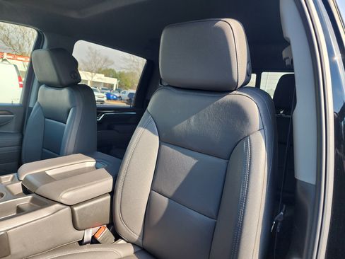 Used 2025 Chevrolet Silverado 2500 LT w/ Z71 Chrome Sport Edition image 23