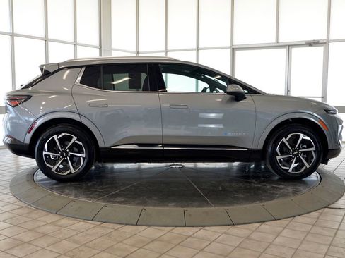 Used 2025 Chevrolet Equinox EV LT image 9