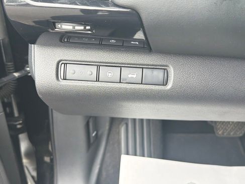 Used 2025 Nissan Pathfinder SV FWD image 37