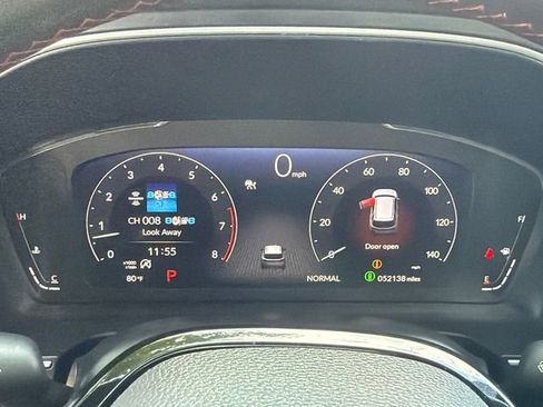Used 2025 Honda Pilot Black Edition image 27